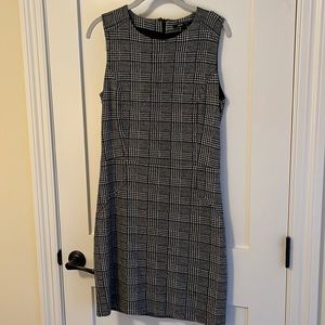 Sleeveless Houndstooth Print Soft Knit Jumper